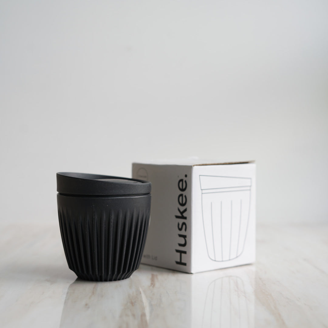 Huskee Cup - Charcoal with lid 6oz