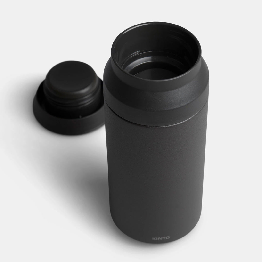 Kinto Travel Tumbler Acier inoxydable 500 ml Tasse thermo argentée Kinto Travel Tumbler Acier inoxydable 500 ml Tasse thermo argentée